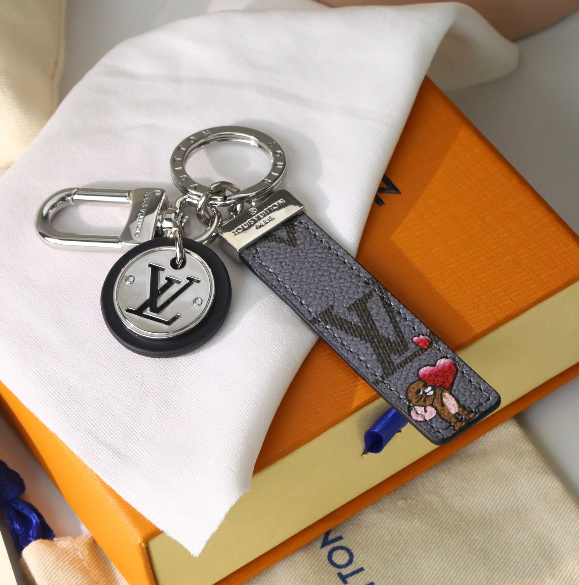 LV keyring lyh176